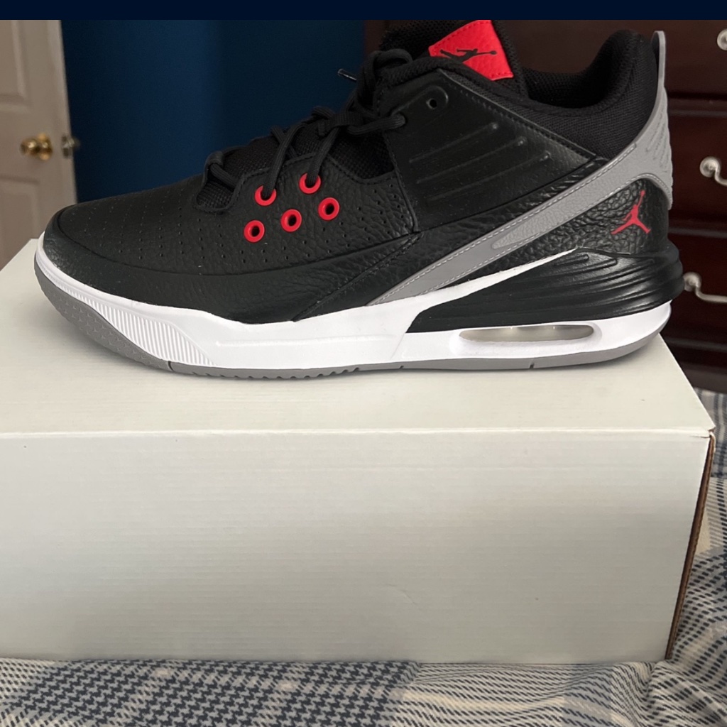 Jordan Max Aura 5